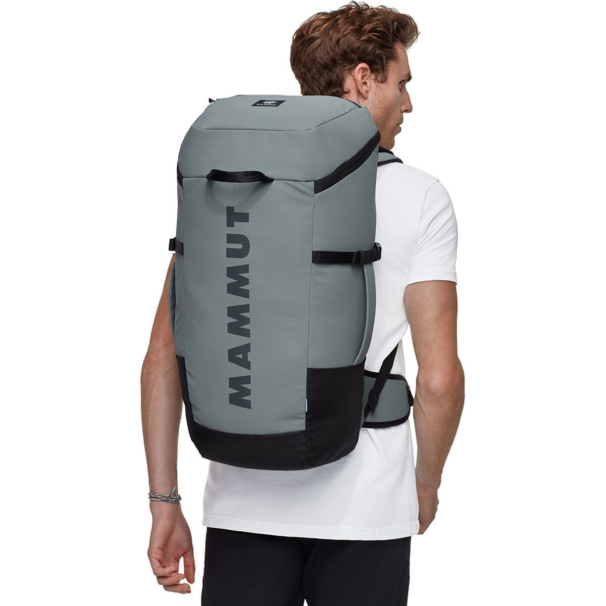Mammut Neon Gear 45L Backpack in Strata / Black