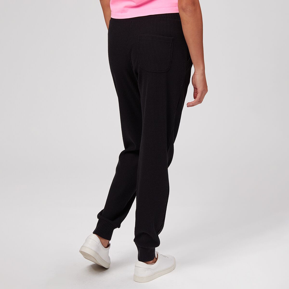 aloe shirt Alo Men's Bamboo Short Sleeve Yoga Tee at YogaOutlet.com – EverydayYoga.com
