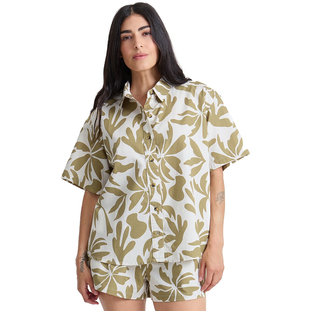 Roark Women's Costa Short-Sleeve Woven Shirt in Dusty Olive - Size: XL