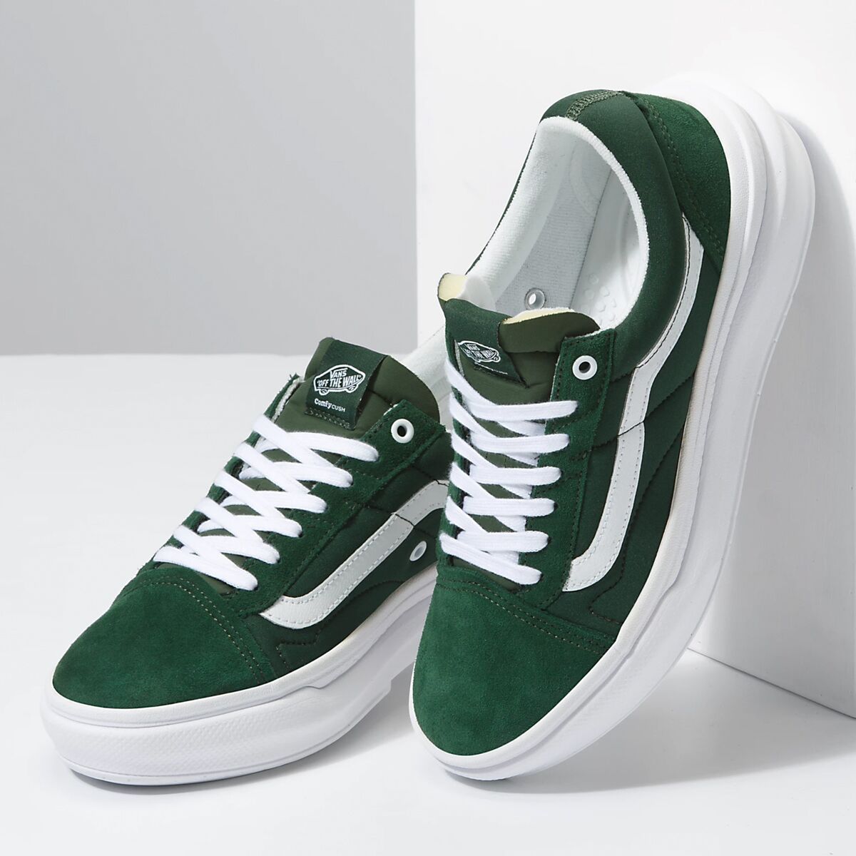 Vans Comfycush Old Skool Overt Shoe - Men