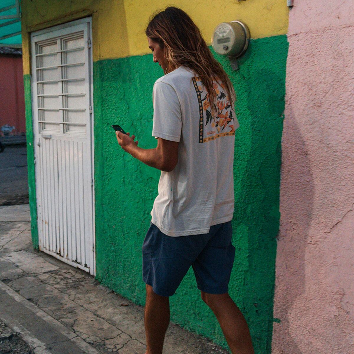 VISSLA☆HIBISCUS HAZE ORGANIC TEE バックプリント 半袖Tシャツ Vissla Hibiscus Haze Organic T-Shirt - Men's - Men