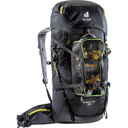 32 l deuter backpack Futura Pro Forward adjustment distribute weight efficiently Trekking Backpack Deuter Futura 32