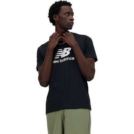 【New Balance】Men's Sport Essentials Logo T-Shirt Sport Essentials Logo T-Shirt - Joe's New Balance Outlet